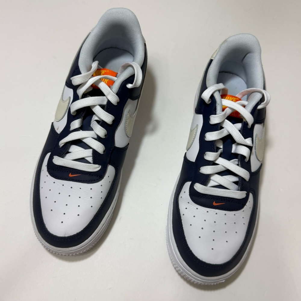 Nike Grade School Size 6.5Y Air Force 1 Low ‘UV Reactive’ - Picture 3 of 15